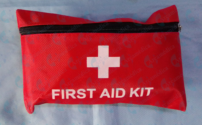 Kit de primeros auxilios Pequeño (cartuchera) 22 piezas